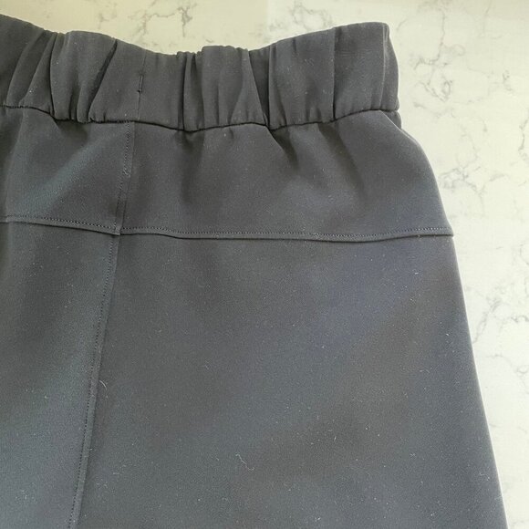 Lululemon On The Fly Short *Woven *2.5" Elasticized Waist Drawcord Black 2 NWOT - Picture 5 of 10
